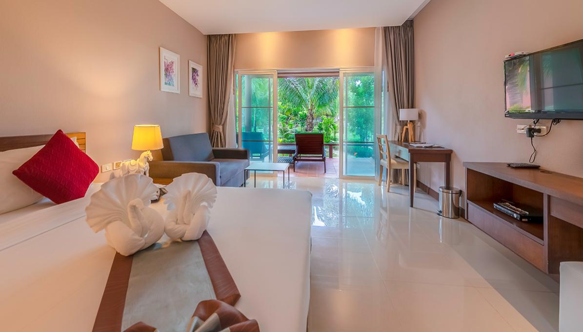 https://khokhaoandamanresort.com/images/accommodation/1/cnk_khokhao_WZB_6777.jpg